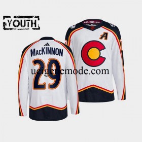 Kinder Colorado Avalanche Eishockey Trikot Nathan MacKinnon 29 Adidas 2022-2023 Reverse Retro Weiß Authentic